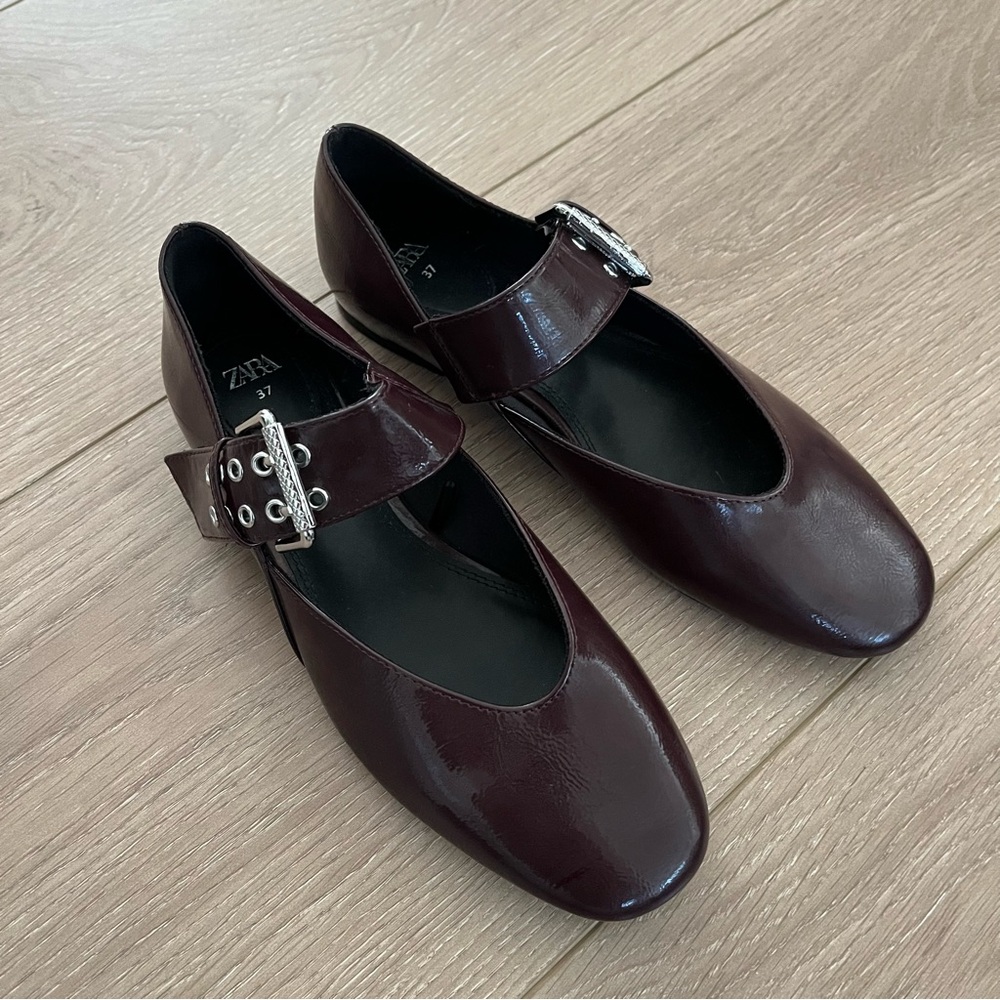 Zara Women's Patent Mary Jane Flats in Deep Burgundy